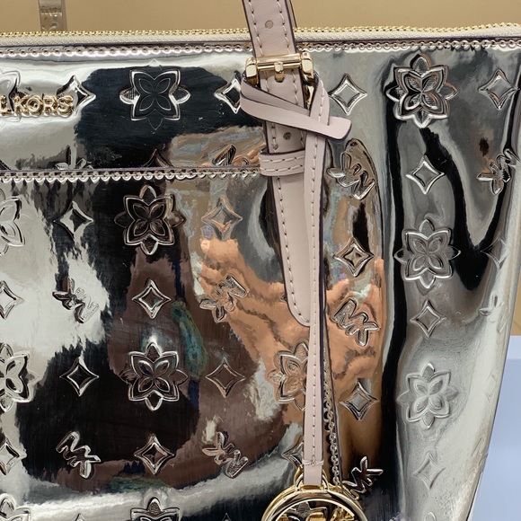 MICHAEL KORS CIARA LG TZ TOTE PALE GOLD 35H9GC6T3Z - Picture 7 of 16